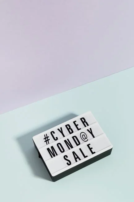 Close-up of a vintage typewriter with the word Marketing on paper, conveying a retro business theme.